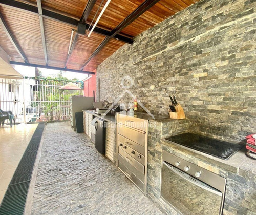 Imagen 9 de 21 de Venta Amplia Y Cómoda El Cafetal De 514,8. Calle Cerrada