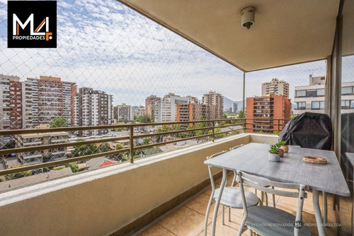 Amplio Departamento De 4 Dorm. En Calle Tranquila