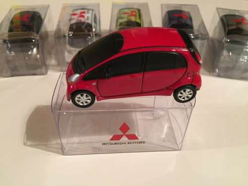 Mitsubishi I-miev - Escala 1/64 - Producto Oficial 