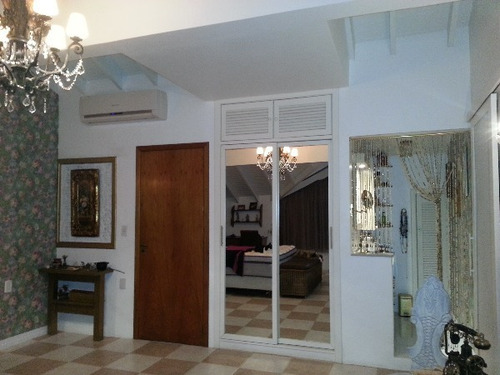 Casa Em Aberta Dos Morros Com 4 Dormitórios - Mi17374