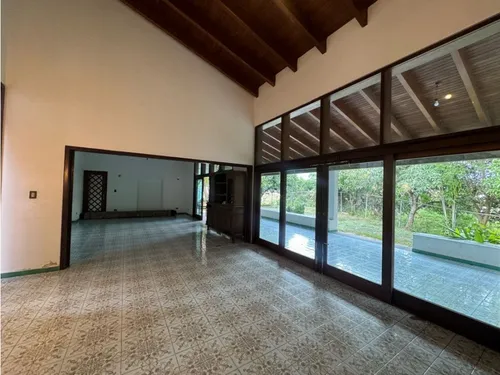 Se Alquila Casa 1000m2 Valle Alto 5301