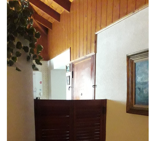Chalet Excelente Ubicación Incluye Parque Con Salida A Dos Calles, Oportunidad. Dueño Vende.