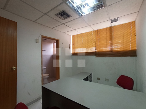 Imagen 5 de 8 de Excelente Local Para Oficina En Centro De Puerto La Cruz
