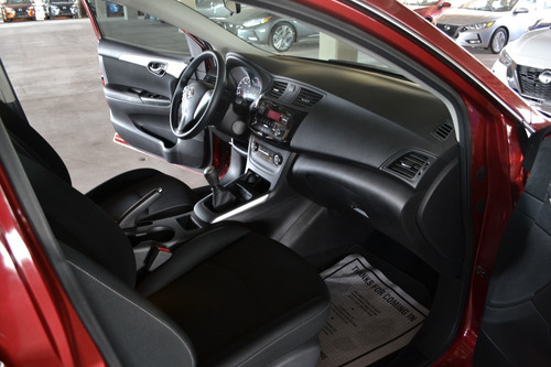 Imagen 7 de 13 de Nissan Sentra Rojo