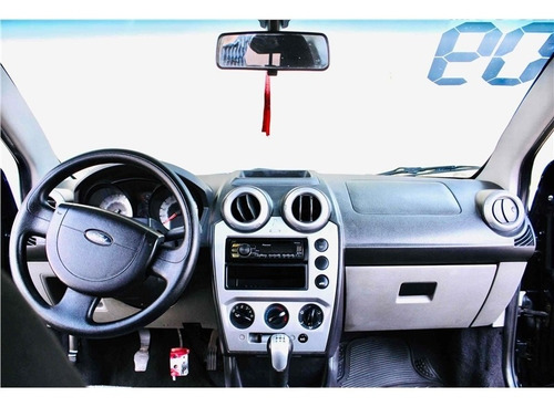 Imagem 9 de 14 de Ford Fiesta 1.0 Mpi Sedan 8v Flex 4p Manual