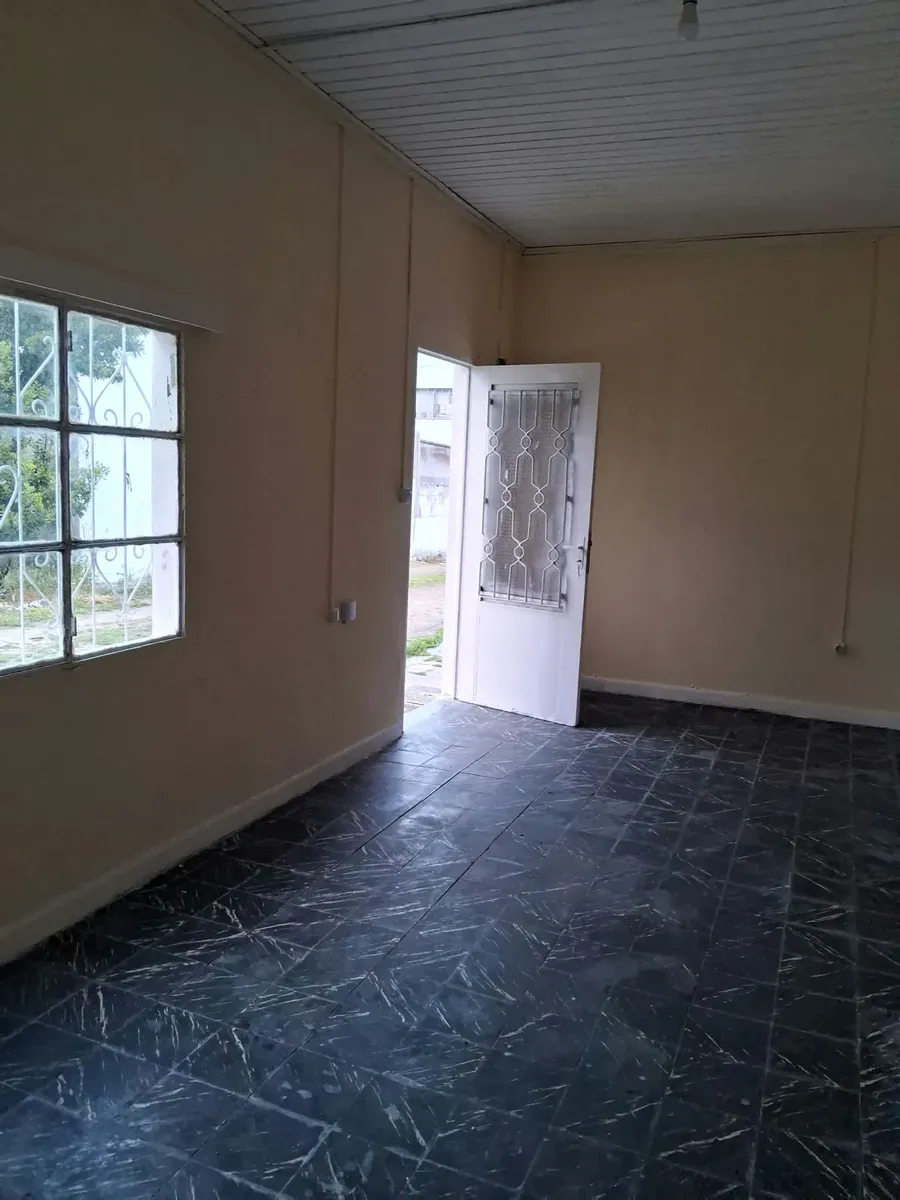 Casa,2 Dorm,cochera ,sobre Camino Tomkinson · Foto 4