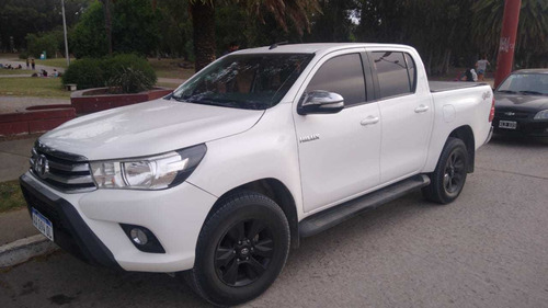 Toyota Hilux 2.8 Cd Srv 177cv 4x4 2016