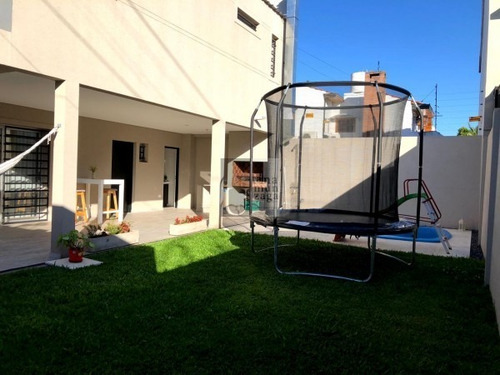 Imagen 10 de 22 de Excelente Casa Moderna En Venta En Barrio Parque