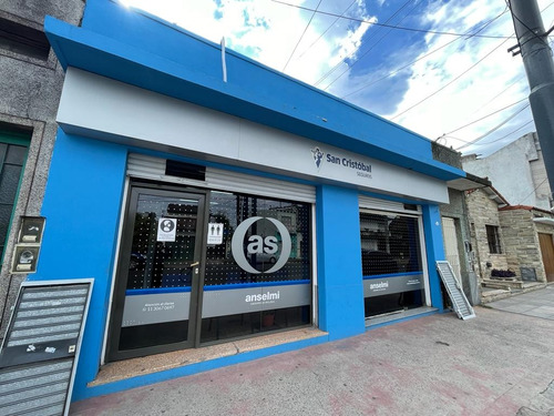 Venta De Casa C/ Dos Locales Al Frente En José C. Paz Centro