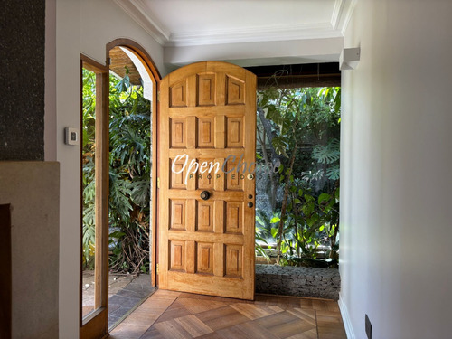 5 Dormitorios / 4 Baños / Estar / Jardín / Alonso Cordova
