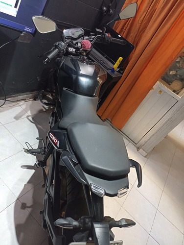 Bajaj Pulsar N250 2023, Color Negro, En Excelentes Condicion