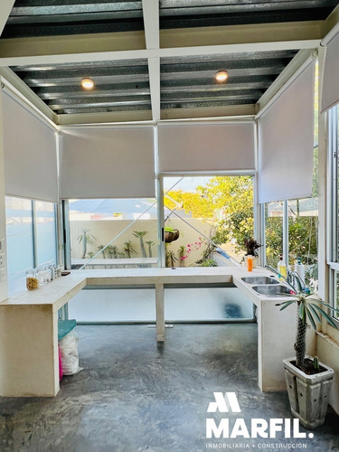Casa En Venta Ideal Para Negocio / Oficinas En Esmeralda Norte Colima