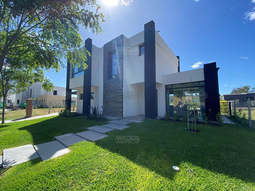 Imagen 4 de 30 de Casa En Venta En Santa Emilia, Pilar Del Este, G.b.a. Zona Norte