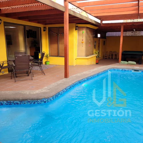 Amplia Casa Con Piscina, Condominio Apolo