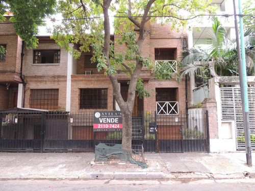 Gran Casa (lote Propio) Con Parque Y Piscina En Venta En El Barrio De Saavedra