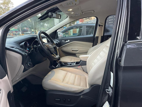 Imagen 8 de 15 de Ford Escape Americana