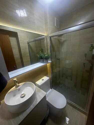 Apartamento Remodelado En Venta En Lomas De Los Mangos Atm