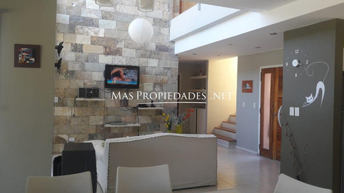 Casa En Alquiler Anual En Barrio Malibu Canning