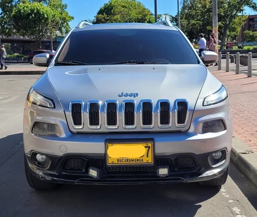 Jeep Cherokee 3.2 Longitude