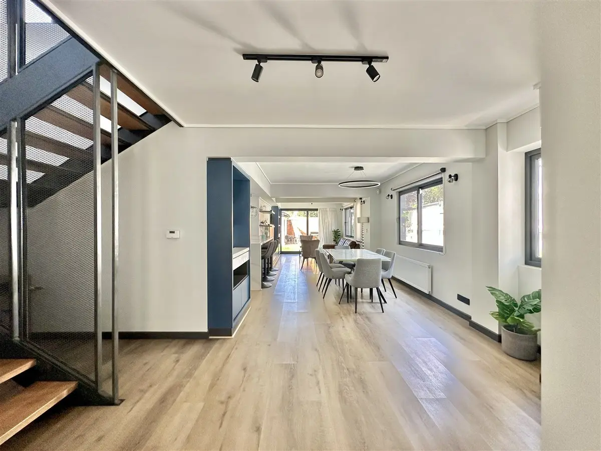 Imagen 5 de 30 de Remodelada : Colegio San Ignacio / Plaza Uruguay