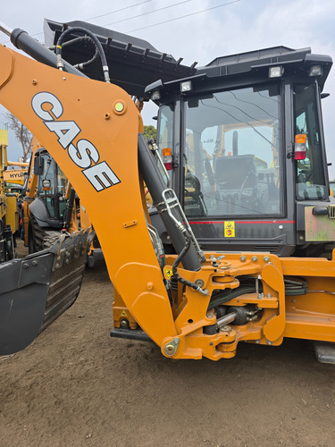 Retroexcavadora Case 770 Ex 4 Awd 2024.