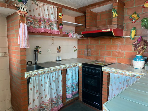Imagen 15 de 16 de Alexora Cobos. 04144282361. Cod. 167334. Vende Confortable Y Amplio Apartamento En Urb. La Granja Naguanagua