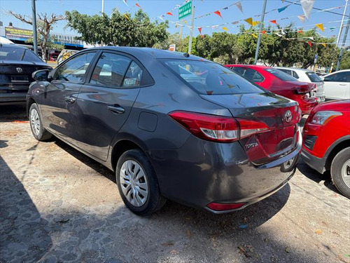 Toyota Yaris 1.5 Core Sedan Mt