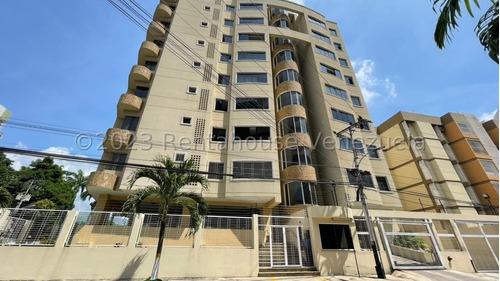 Rent-a-house Vende Bellísimo Apartamento, En La Urbanización El Bosque, Maracay, Estado Aragua, 24-10569 Gf.