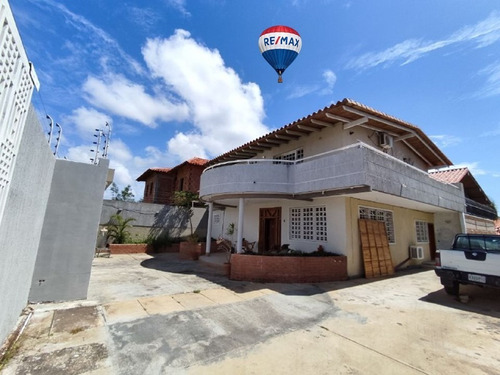 Re/max 2mil Vende Casa En Urb. Playa El Angel