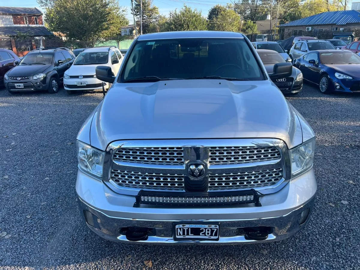 Dodge Ram 1500 Laramie 5.7