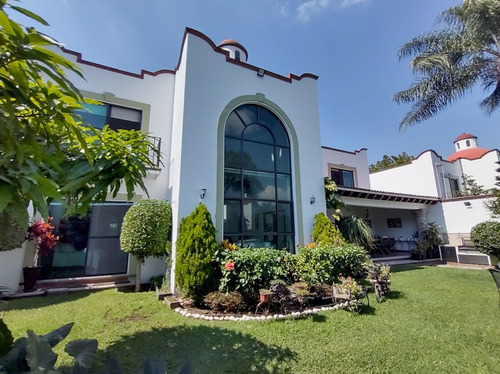 Casa Residencia En Venta En Lomas De Jiutepec.