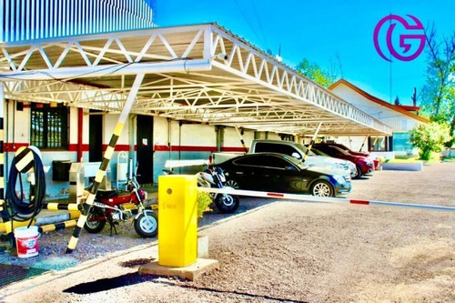 Greenwood Vende Base De Operaciones, Edificaciones Y Gran Terreno En Carril Rodriguez Peña.