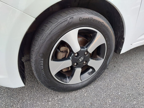 Hyundai HB20S 1.6 Comfort Style Flex Aut. 4p
