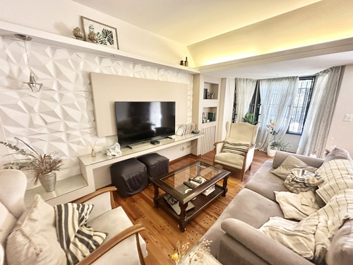 Venta De Hermosa Casa En Parque Chacabuco