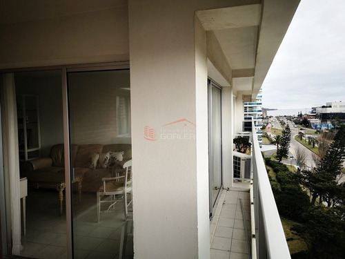 Imagen 17 de 30 de Venta De Apartamento En Punta Del Este, Avda Chiverta A Metros De La Playa Brava Y Mansa