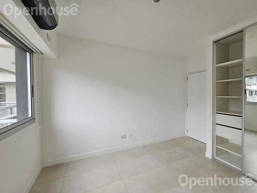 Departamento 2 Ambientes Con Balcon En Alquiler. Complejo Milaires