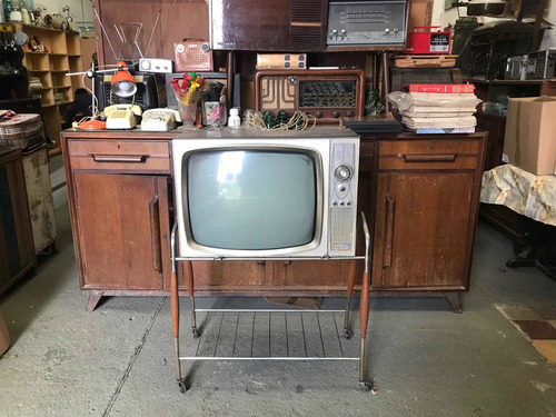 Antigüedades Vieja Válvulas Lámpara Tv Television Vintage