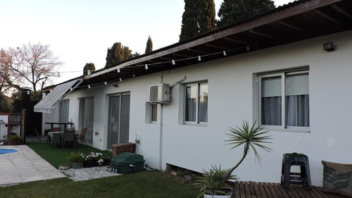 Imagen 5 de 17 de Casa En Venta En Una Planta De Tres Dormitorios Sobre Amplio Lote