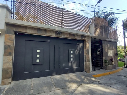 Casa Estilo Contemporáneo En Lomas De Cuernavaca.