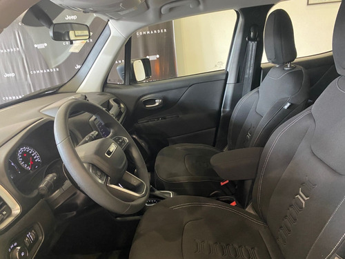 Imagen 10 de 21 de Renegade Sport 1.8 Manual