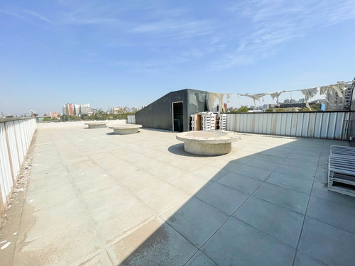 Edificio Industrial Con Bodegas Oficinas Y Terraza