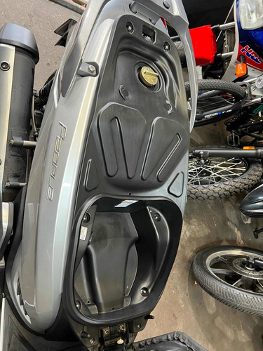 Imagen 9 de 22 de Kymco People 300 Gti 2017 U Dño Serv Off Permuto