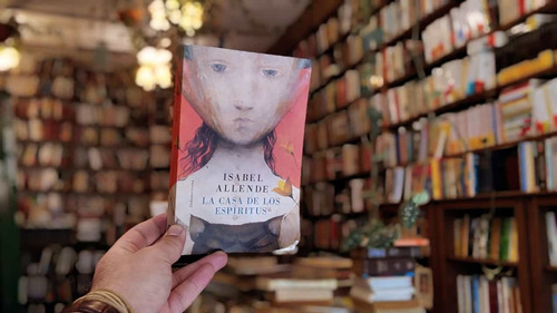 La Casa De Los Espíritus. Isabel Allende. 