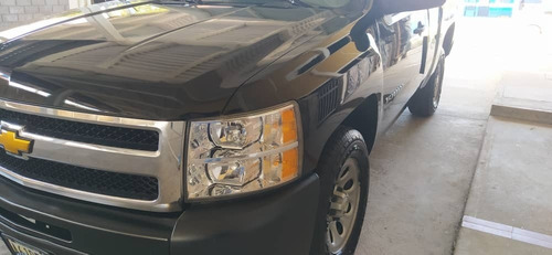Imagen 2 de 9 de Chevrolet Silverado 4x2