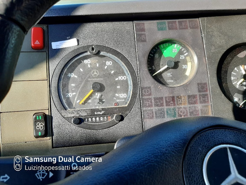 Caminhão Mb 710 Plus Pneus Novos Com Baú Ano 2009