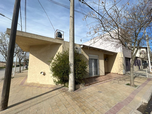 Casa En Venta - Barrio Falucho 22