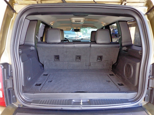 Imagen 14 de 18 de Jeep Cherokee Limited 2009 V6 4x4 Automático