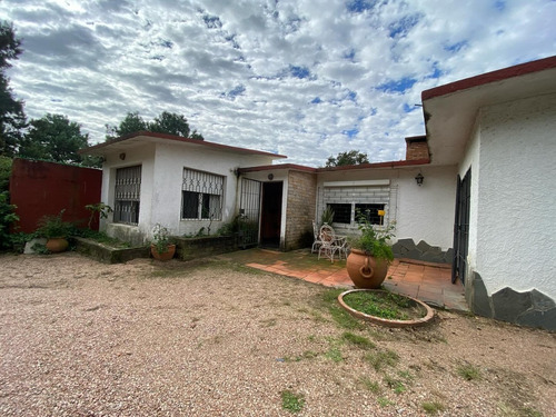 Venta. Pinar Sur. Casa 2 Dormitorios. 2 Baños. Hermoso Jardín. Sobre Asfaltada