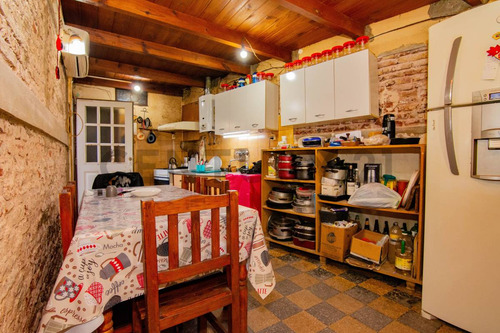 En Venta Casa De Pasillo A Reciclar En Pichincha, Rosario.