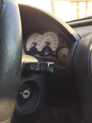 Imagen 8 de 15 de Chevrolet 2005 Corsa Ll 5p Cd 2005